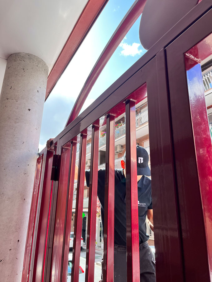 Puertas Cancelas: Diseño, Innovación y Seguridad para Comunidades y Exteriores 6 Baeza Portal Cancelas puertas