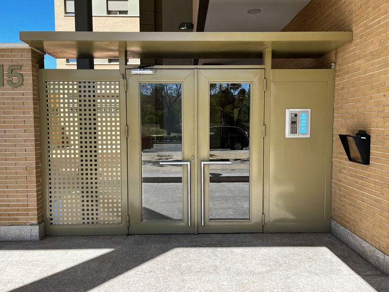 Puertas Cancelas: Diseño, Innovación y Seguridad para Comunidades y Exteriores 2 Cancelas-de-aluminio